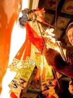 传统的木偶戏和皮影戏都有什么区别呢？