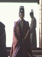 在制度还不完善的唐朝初年，是左仆射大还是右仆射大？